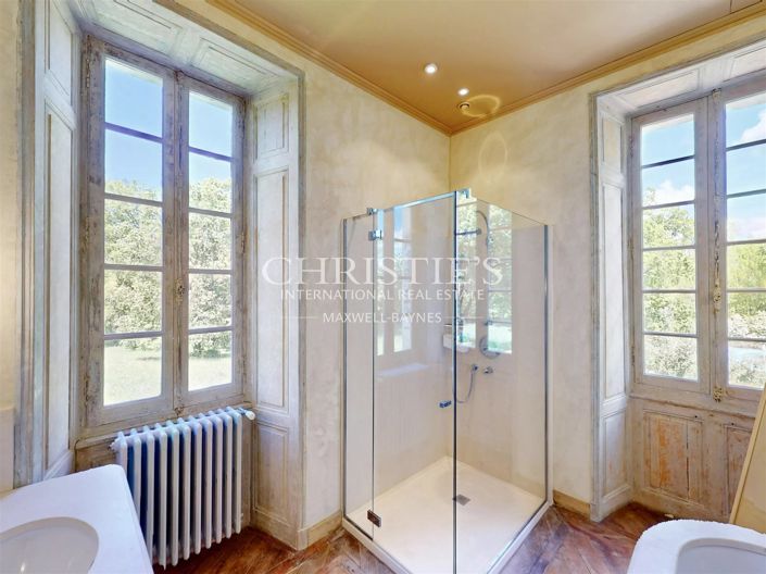 Image No.18-6 Bed House for sale
