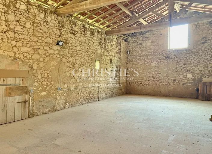 Image No.30-6 Bed House for sale