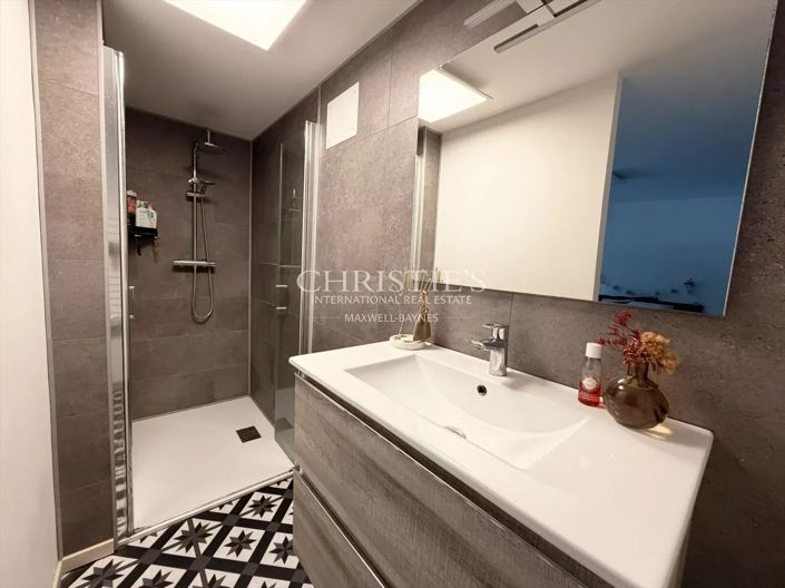 Image No.12-4 Bed House for sale