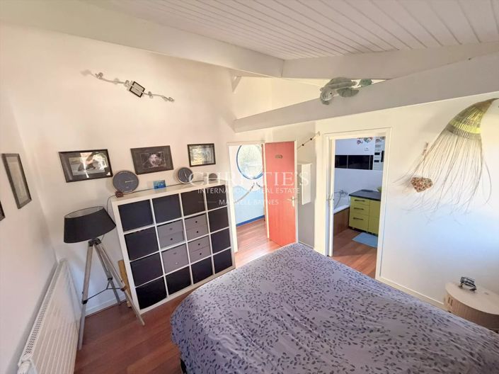 Image No.15-4 Bed House for sale