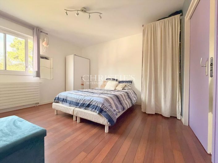 Image No.19-4 Bed House for sale