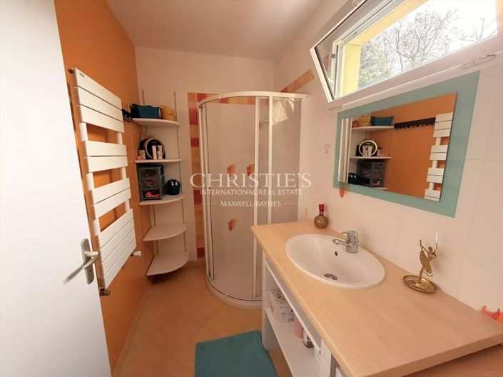 Image No.21-4 Bed House for sale