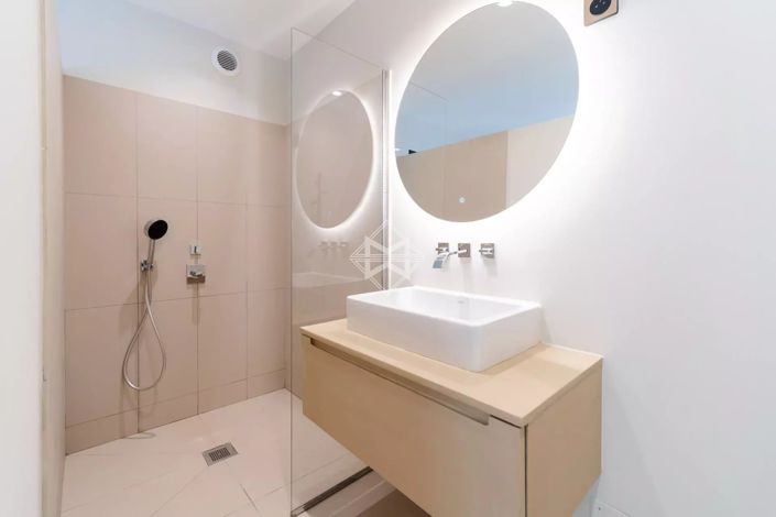 Image No.17-5 Bed House for sale