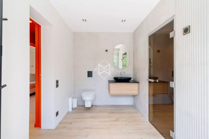 Image No.19-5 Bed House for sale