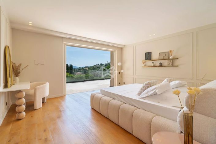 Image No.9-5 Bed House for sale