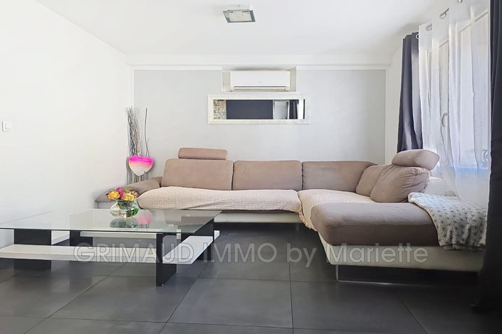 Image No.2-4 Bed House for sale