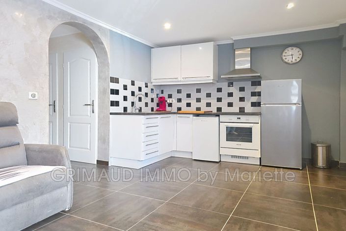Image No.6-4 Bed House for sale