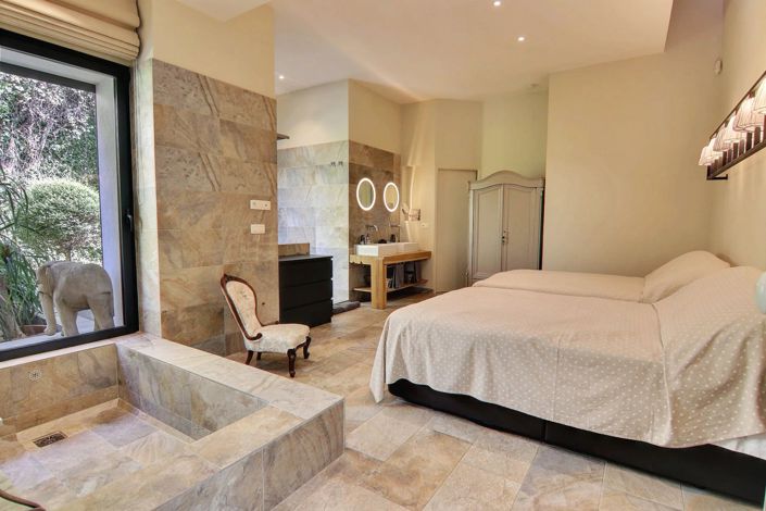 Image No.22-5 Bed Apartment for sale