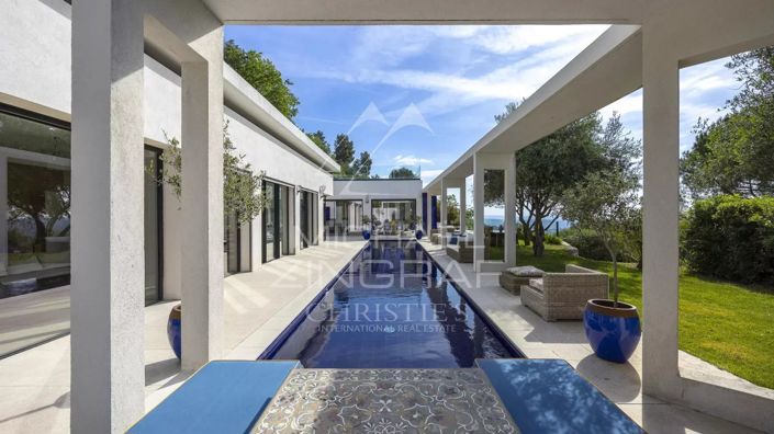 Image No.20-4 Bed House for sale