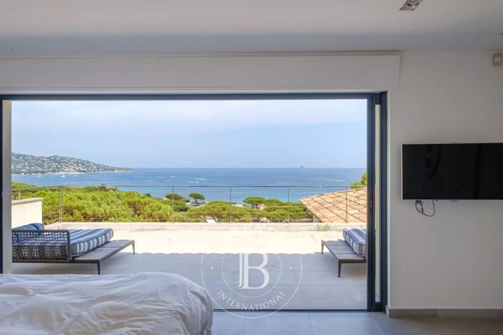 Image No.14-4 Bed House for sale