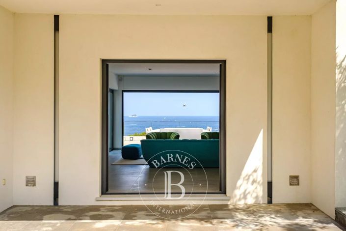 Image No.18-4 Bed House for sale