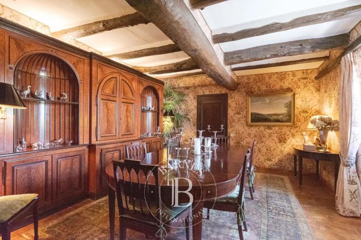 Image No.31-13 Bed House for sale