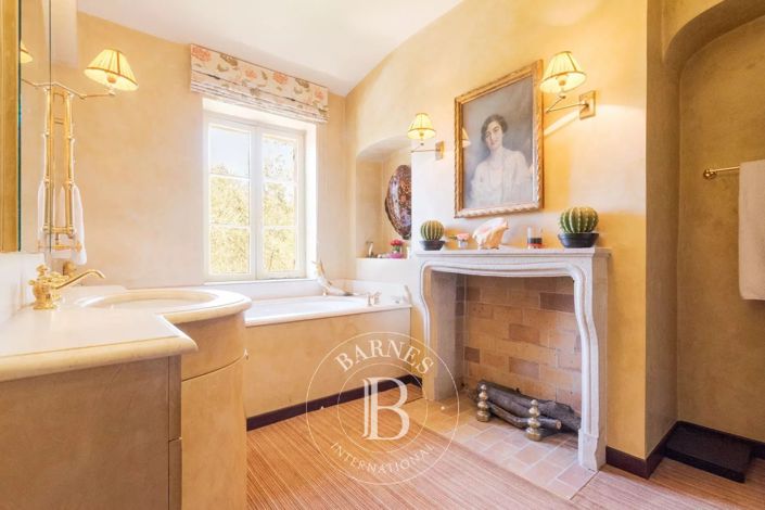 Image No.35-13 Bed House for sale