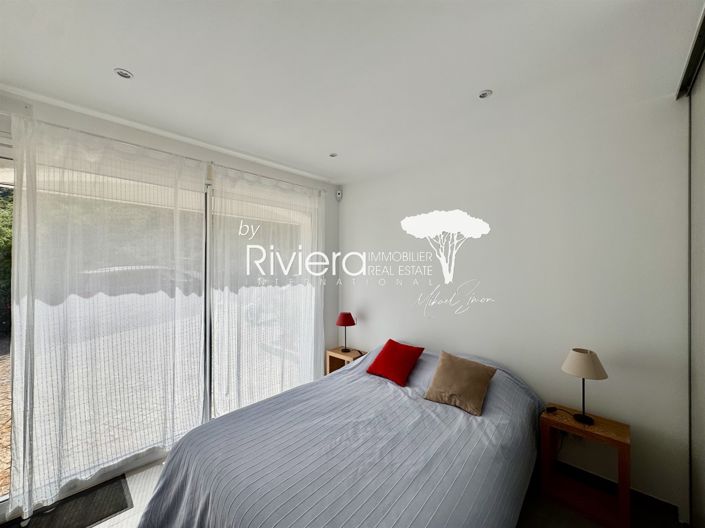 Image No.24-4 Bed House for sale