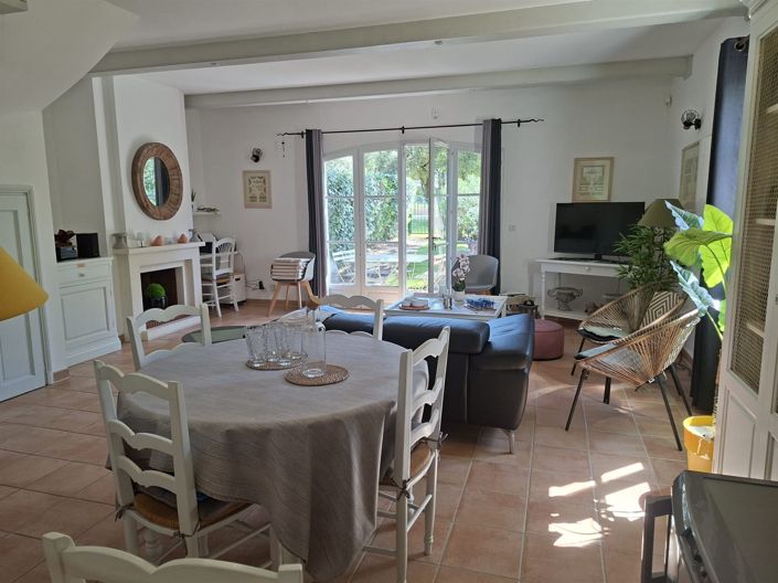 Image No.18-3 Bed House for sale