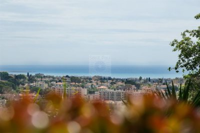 1 - Cagnes-sur-Mer, Maison