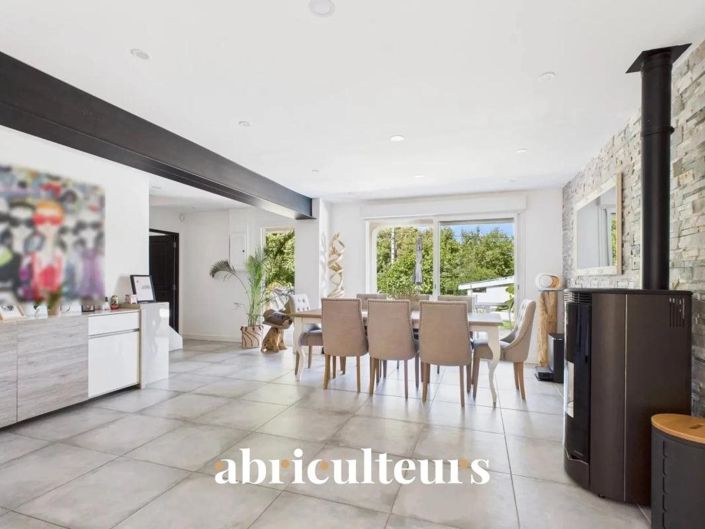 Image No.5-4 Bed House for sale