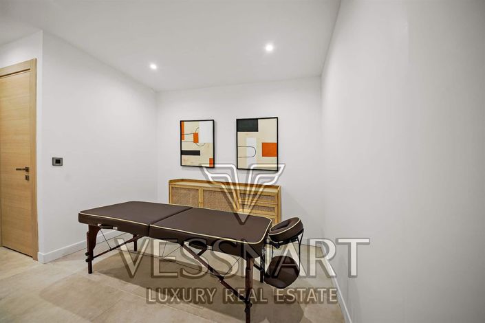 Image No.15-4 Bed House for sale