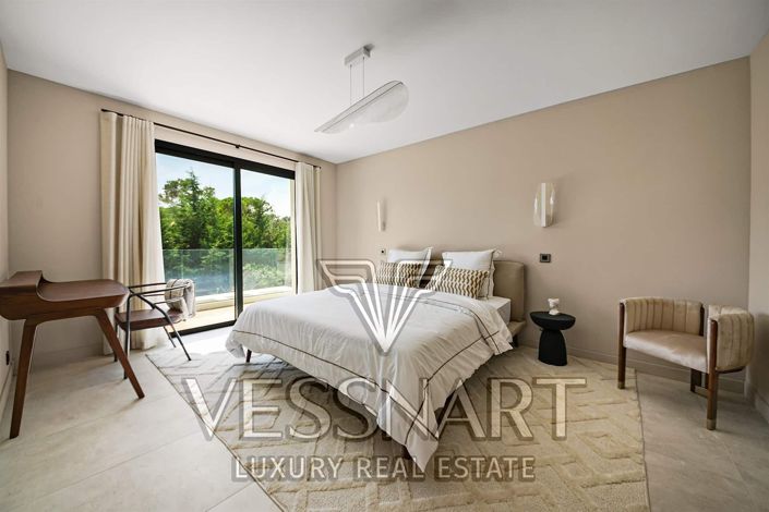 Image No.6-4 Bed House for sale