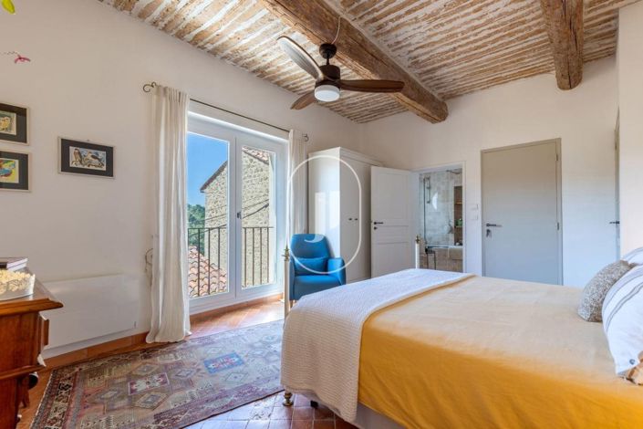 Image No.10-3 Bed House for sale