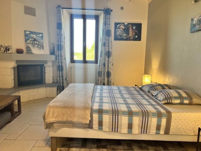 Image No.11-6 Bed House for sale