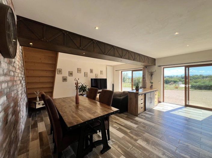 Image No.2-6 Bed House for sale