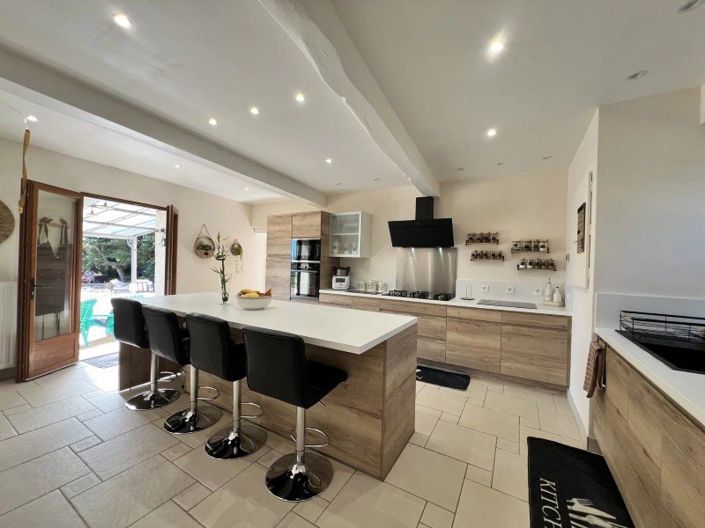 Image No.3-6 Bed House for sale