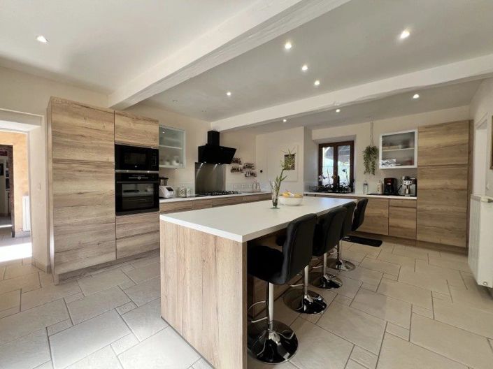 Image No.4-6 Bed House for sale