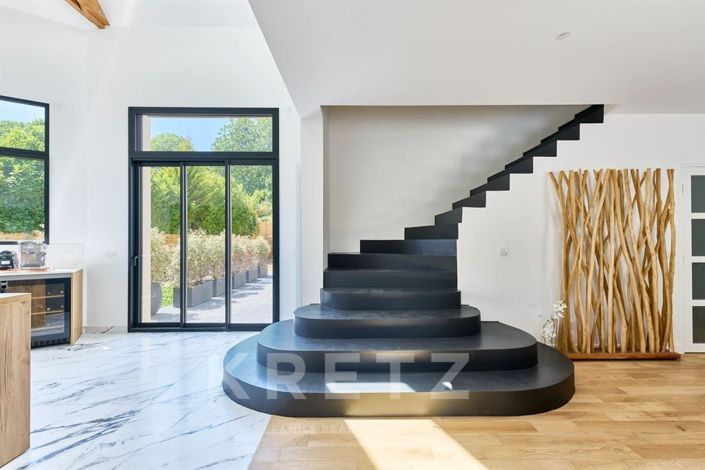 Image No.13-4 Bed House for sale