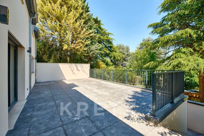 Image No.20-4 Bed House for sale