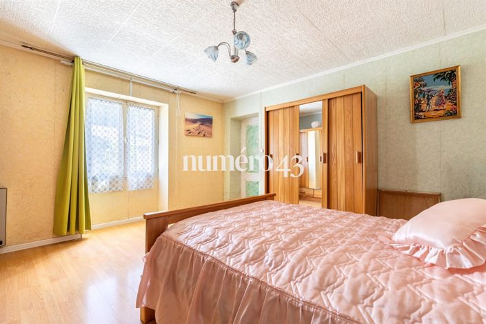 Image No.11-2 Bed House for sale