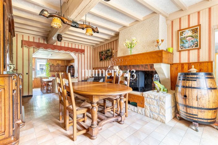 Image No.8-2 Bed House for sale