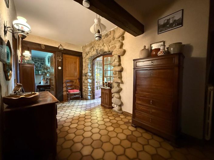 Image No.24-4 Bed House for sale
