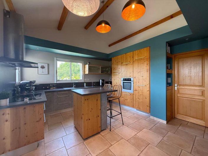 Image No.17-4 Bed House for sale