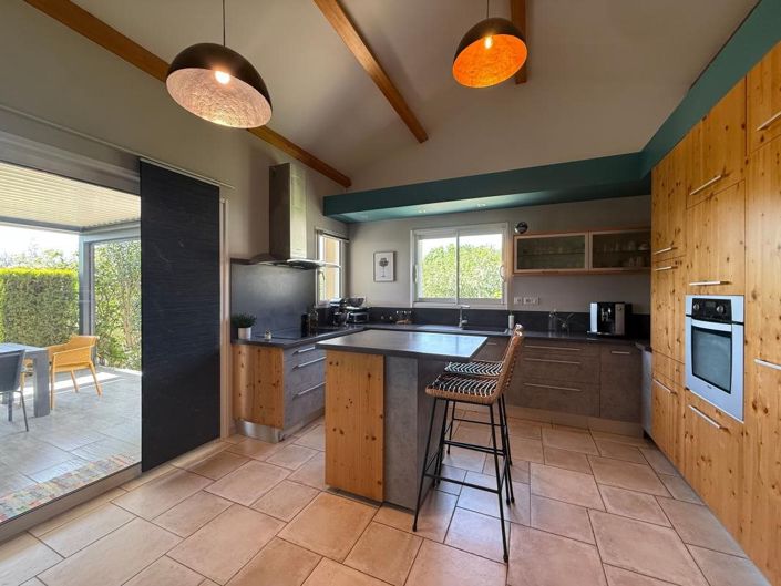 Image No.18-4 Bed House for sale