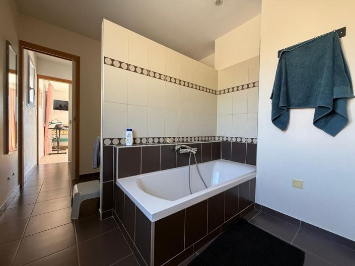 Image No.42-4 Bed House for sale