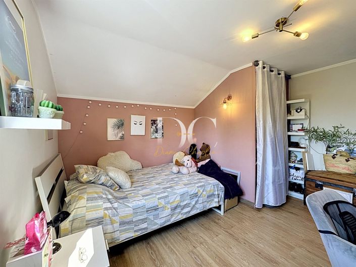 Image No.19-4 Bed House for sale