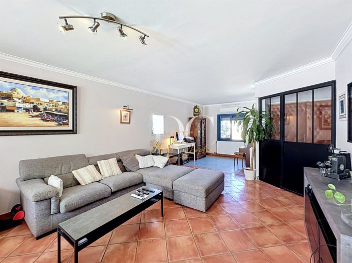 Image No.20-4 Bed House for sale