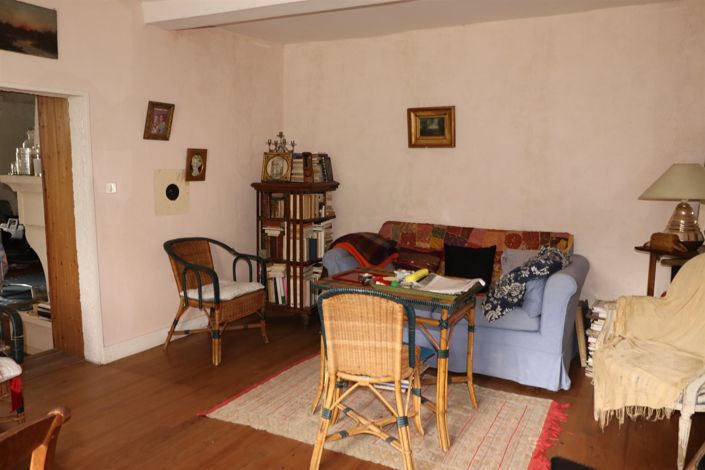 Image No.8-3 Bed House for sale