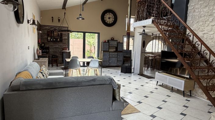 Image No.8-4 Bed House for sale