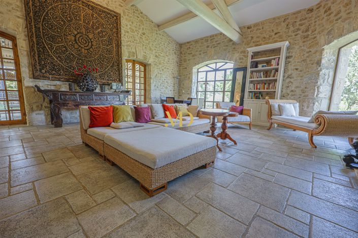 Image No.44-8 Bed House for sale