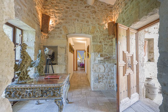 Image No.48-8 Bed House for sale