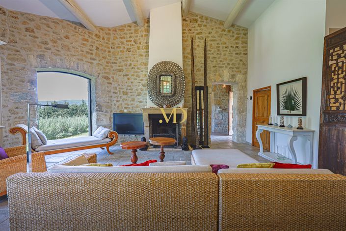 Image No.52-8 Bed House for sale