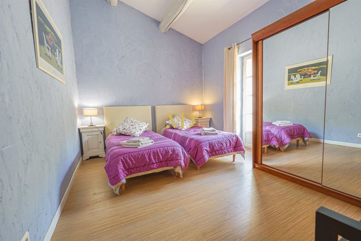 Image No.56-8 Bed House for sale