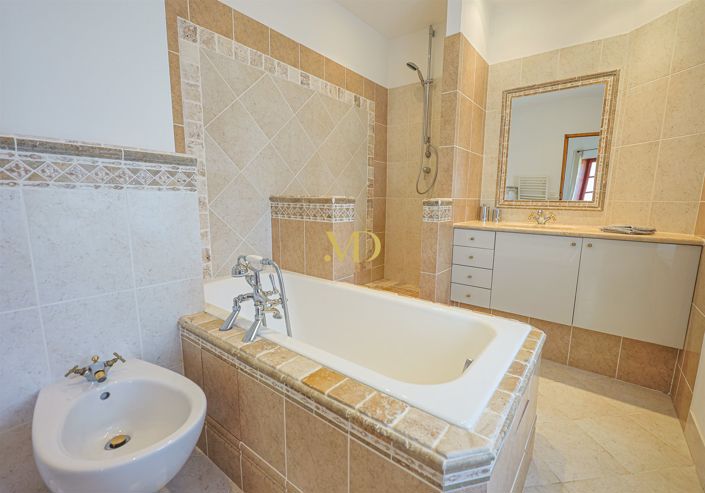 Image No.59-8 Bed House for sale