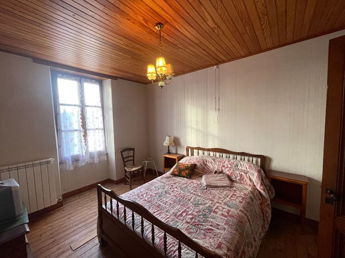 Image No.10-3 Bed House for sale