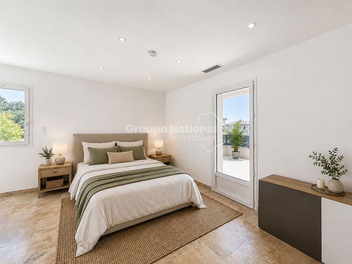 Image No.12-4 Bed Property for sale