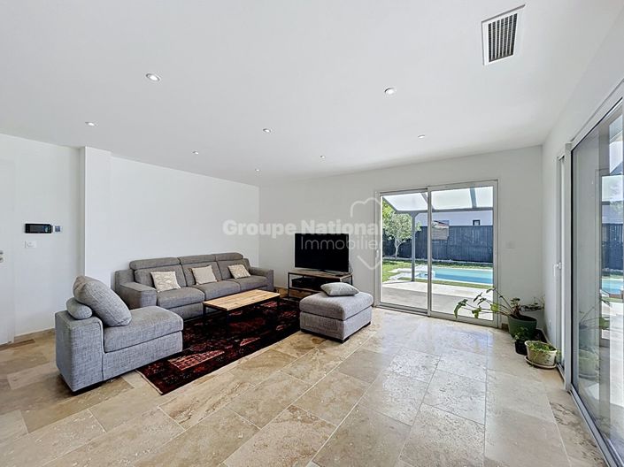 Image No.7-4 Bed Property for sale