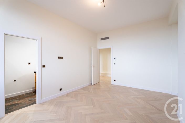 Image No.10-3 Bed Apartment for sale
