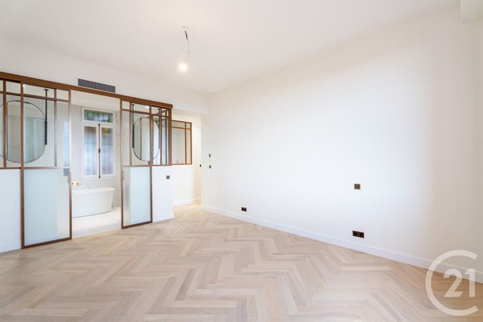 Image No.12-3 Bed Apartment for sale